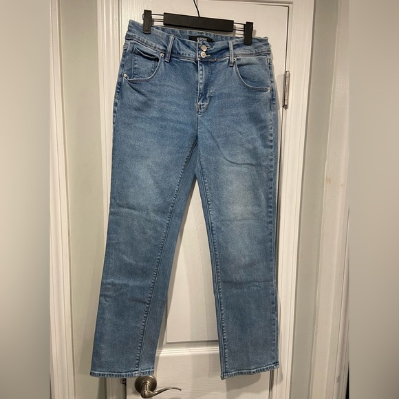 Hudson Size 8 Medium Wash Straight Leg Button Back Pockets Denim Stretch Jeans - Picture 1 of 12